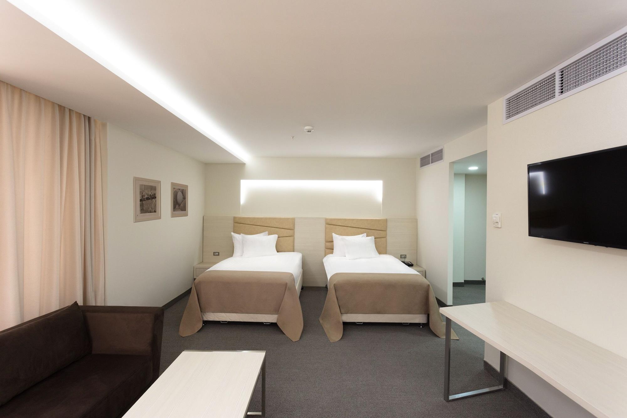 President Hotel By Hrazdan Hotel Cjsc Jerevan Eksteriør billede
