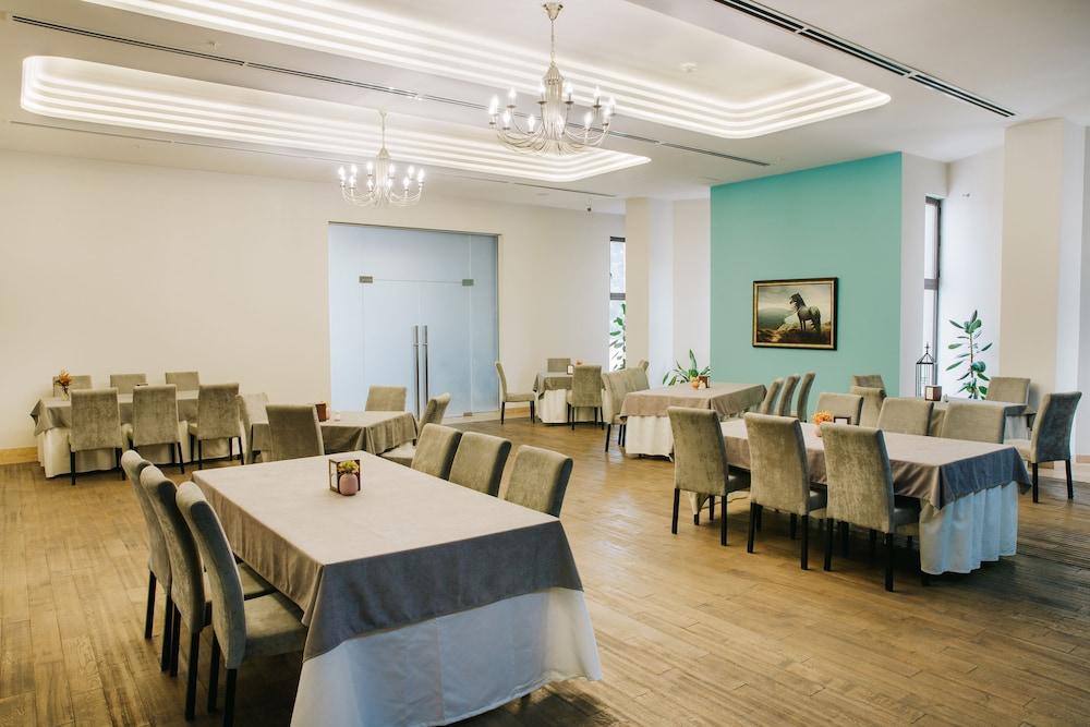 President Hotel By Hrazdan Hotel Cjsc Jerevan Eksteriør billede