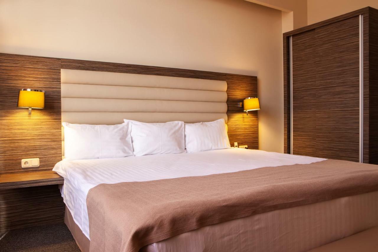 President Hotel By Hrazdan Hotel Cjsc Jerevan Eksteriør billede