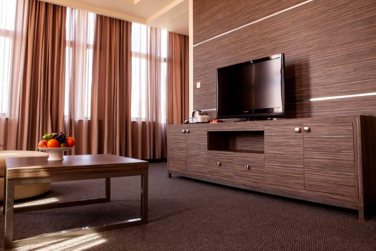 President Hotel By Hrazdan Hotel Cjsc Jerevan Eksteriør billede