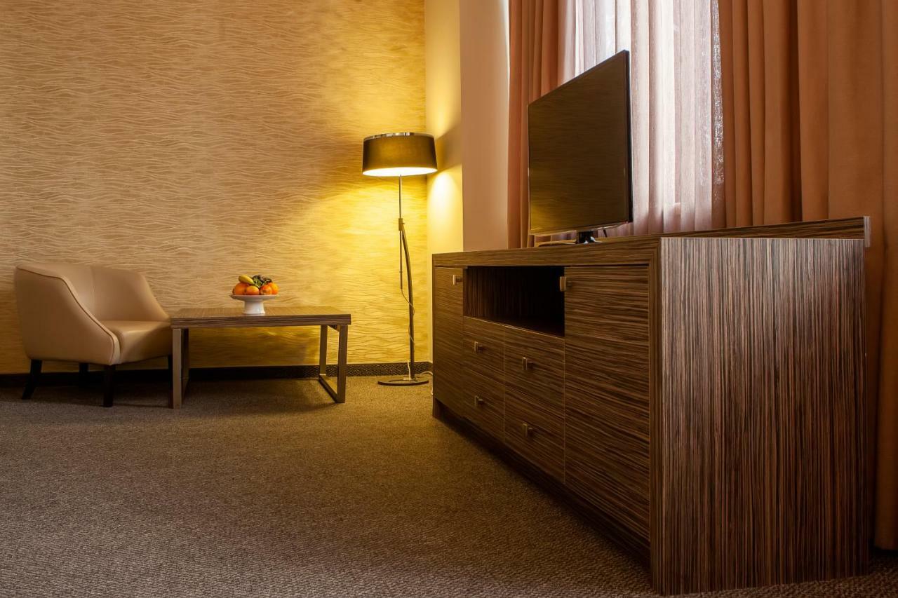 President Hotel By Hrazdan Hotel Cjsc Jerevan Eksteriør billede