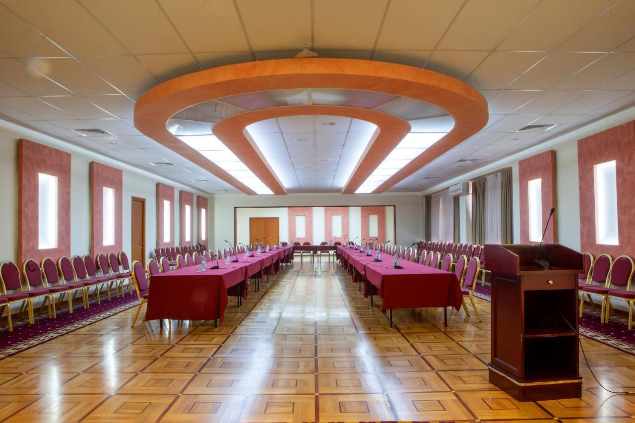 President Hotel By Hrazdan Hotel Cjsc Jerevan Eksteriør billede