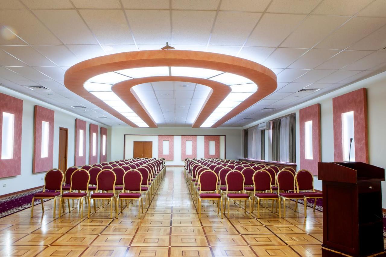 President Hotel By Hrazdan Hotel Cjsc Jerevan Eksteriør billede